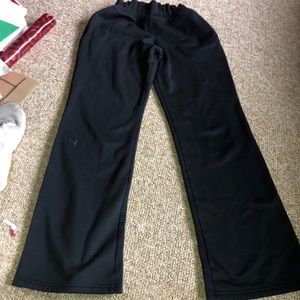 Women’s black under armour sweatpants